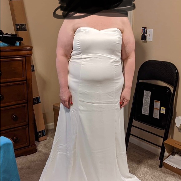 Torrid Cream Strapless Wedding Dress - Picture 5 of 6